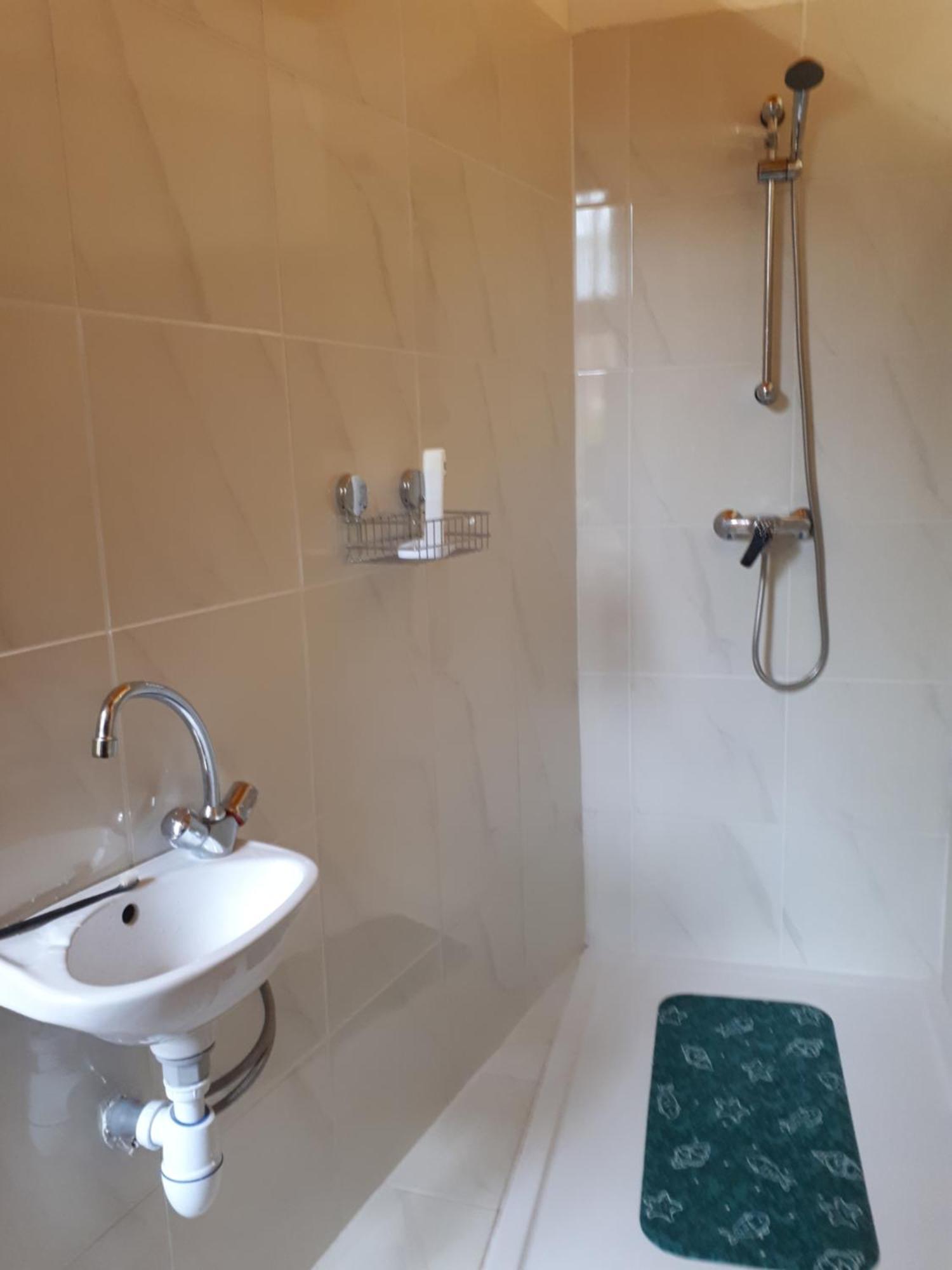 Loft Atypique Hyper Centre A 5Mn A Pied De La Plage De L'Ecluse 2 A 8 Personnes Dinard Kültér fotó